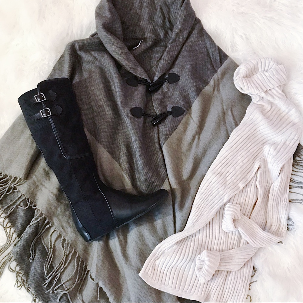 Gray Knit Fringe Poncho